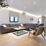 Villa Luka - New Isolated With Heated Pool, Jacuzi&sauna Gračac