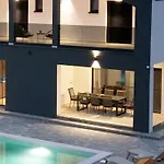 别墅 Luka - New Isolated With Heated Pool, Jacuzi And Sauna *