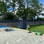 Luka - New Isolated With Heated Pool, Jacuzi&sauna Villa