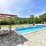 Luka - New Isolated With Heated Pool, Jacuzi And Sauna *