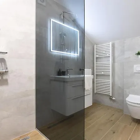 Luka - New Isolated With Heated Pool, Jacuzi And Sauna Villa Gračac