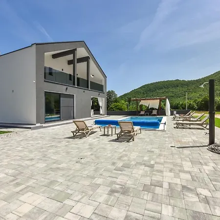Luka - New Isolated With Heated Pool, Jacuzi And Sauna 别墅 *
