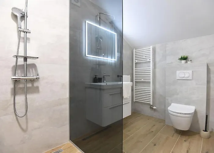 Luka - New Isolated With Heated Pool, Jacuzi And Sauna Villa Gračac
