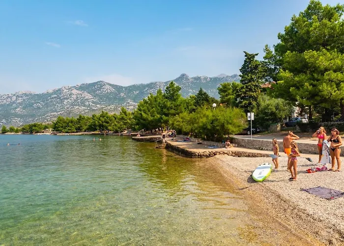 Luka - New Isolated With Heated Pool, Jacuzi And Sauna Villa Gračac