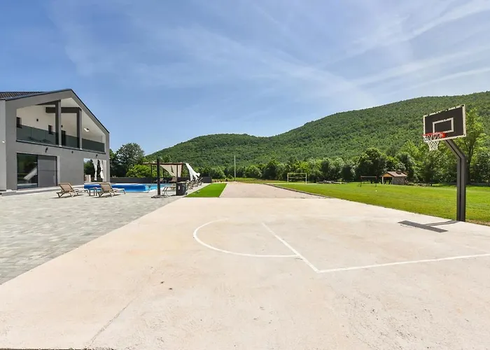 Luka - New Isolated With Heated Pool, Jacuzi And Sauna