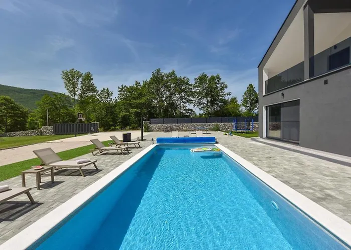 Villa Luka - New Isolated With Heated Pool, Jacuzi And Sauna *