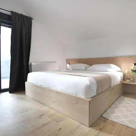 Villa Luka - New Isolated With Heated Pool, Jacuzi And Sauna