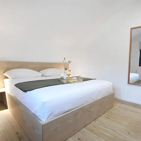 Villa Luka - New Isolated With Heated Pool, Jacuzi And Sauna *