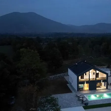 Villa Luka - New Isolated With Heated Pool, Jacuzi And Sauna Gračac
