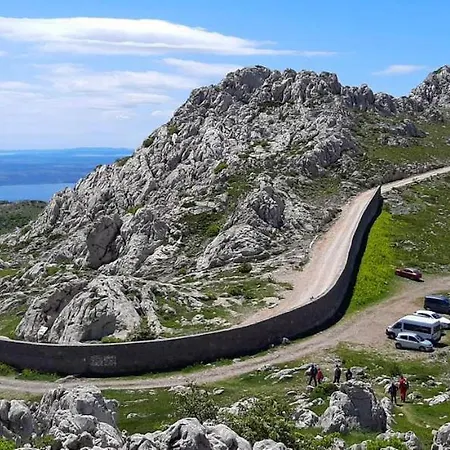 Villa Luka - New Isolated With Heated Pool, Jacuzi And Sauna