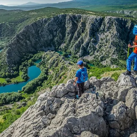 Luka - New Isolated With Heated Pool, Jacuzi And Sauna Villa Gračac