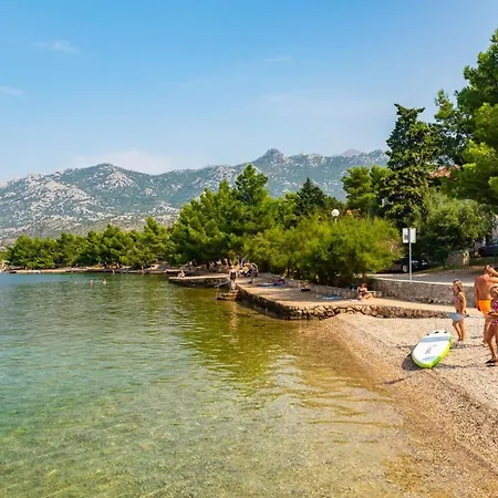 Luka - New Isolated With Heated Pool, Jacuzi And Sauna Villa Gračac