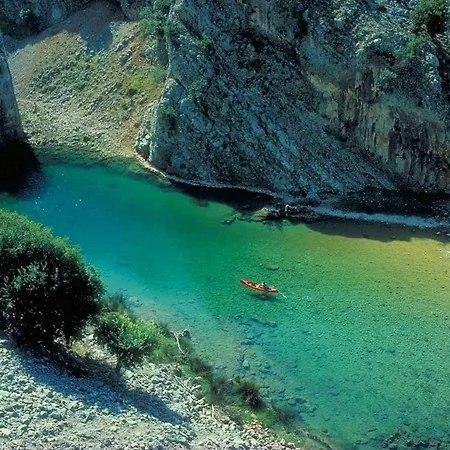 Luka - New Isolated With Heated Pool, Jacuzi And Sauna * Gračac