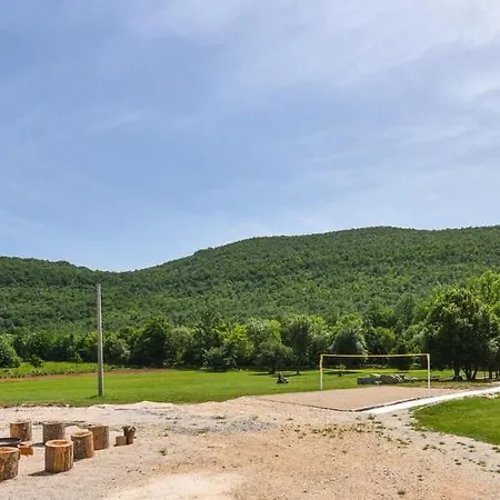 Luka - New Isolated With Heated Pool, Jacuzi And Sauna * Gračac