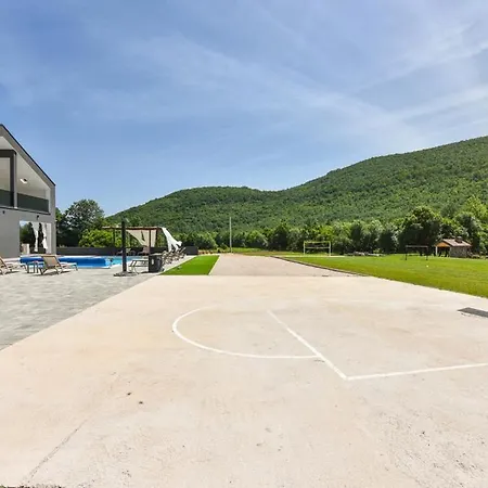 Luka - New Isolated With Heated Pool, Jacuzi And Sauna