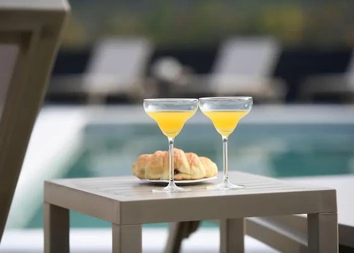 Luka - New Isolated With Heated Pool, Jacuzi And Sauna