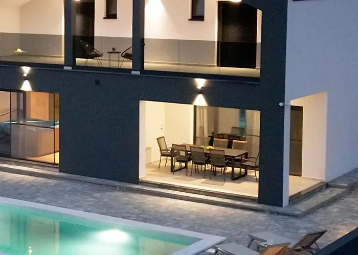 빌라 Luka - New Isolated With Heated Pool, Jacuzi And Sauna *