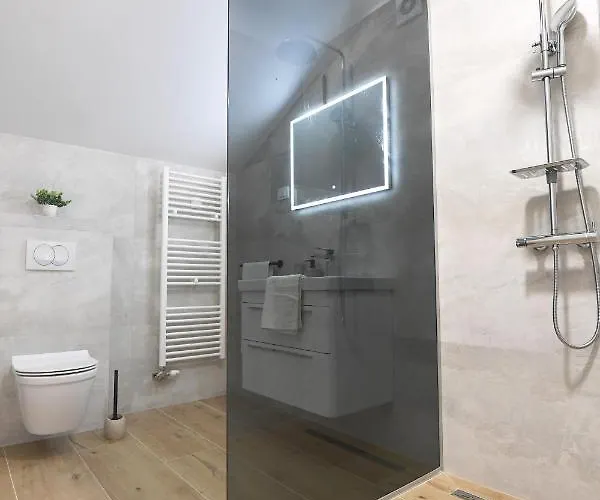 Luka - New Isolated With Heated Pool, Jacuzi And Sauna 빌라 *